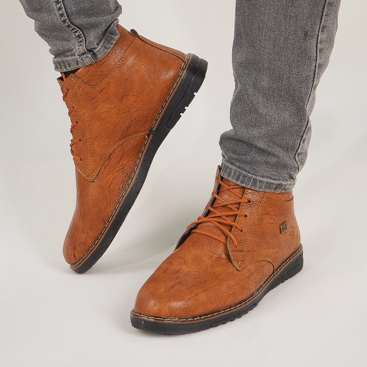 نیم بوت cat سوگو عسلی مردانه مدل keyvan